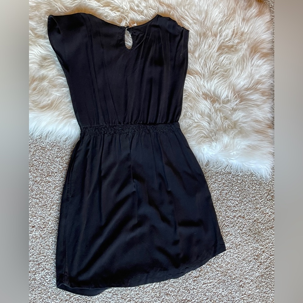 Black Dress with Pockets 👋 - Picture 7 of 9